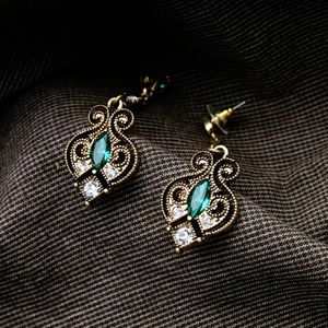 Elegant Green Emerald Gem Drop Earrings